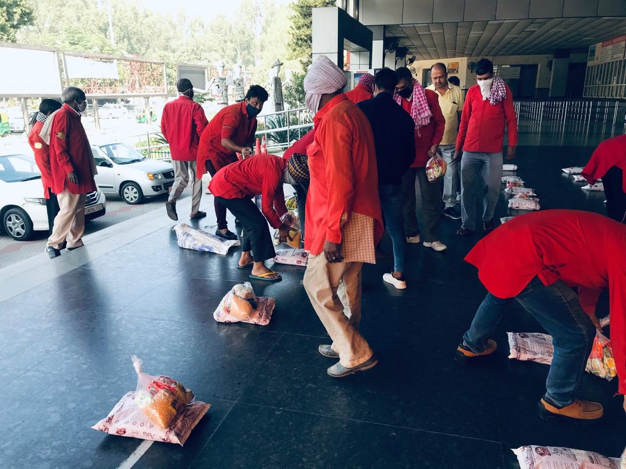 COVID-19 relief distribution, Chandigarh Railway Station